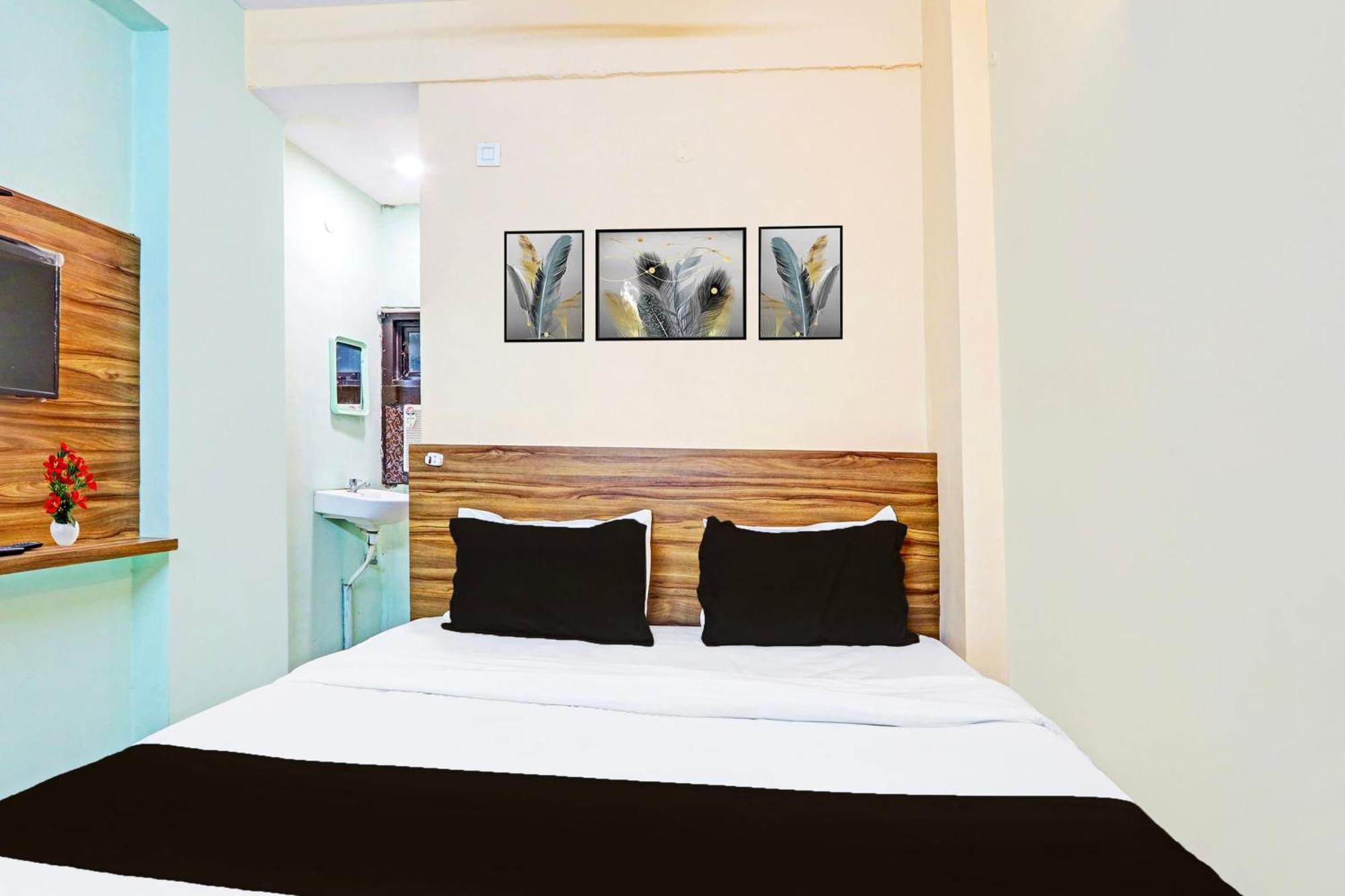 Super Hotel O Karimnagar Buitenkant foto