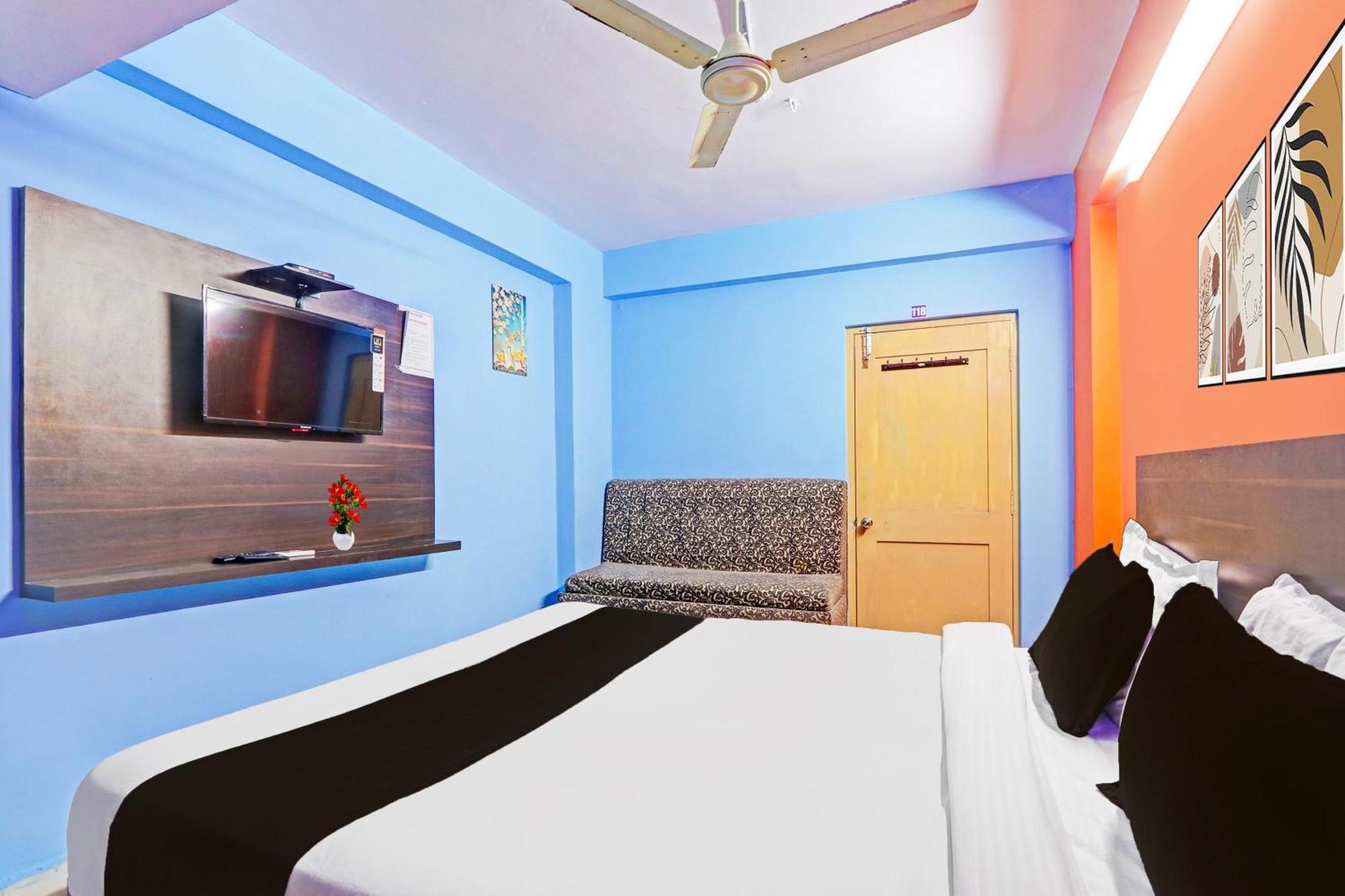 Super Hotel O Karimnagar Buitenkant foto