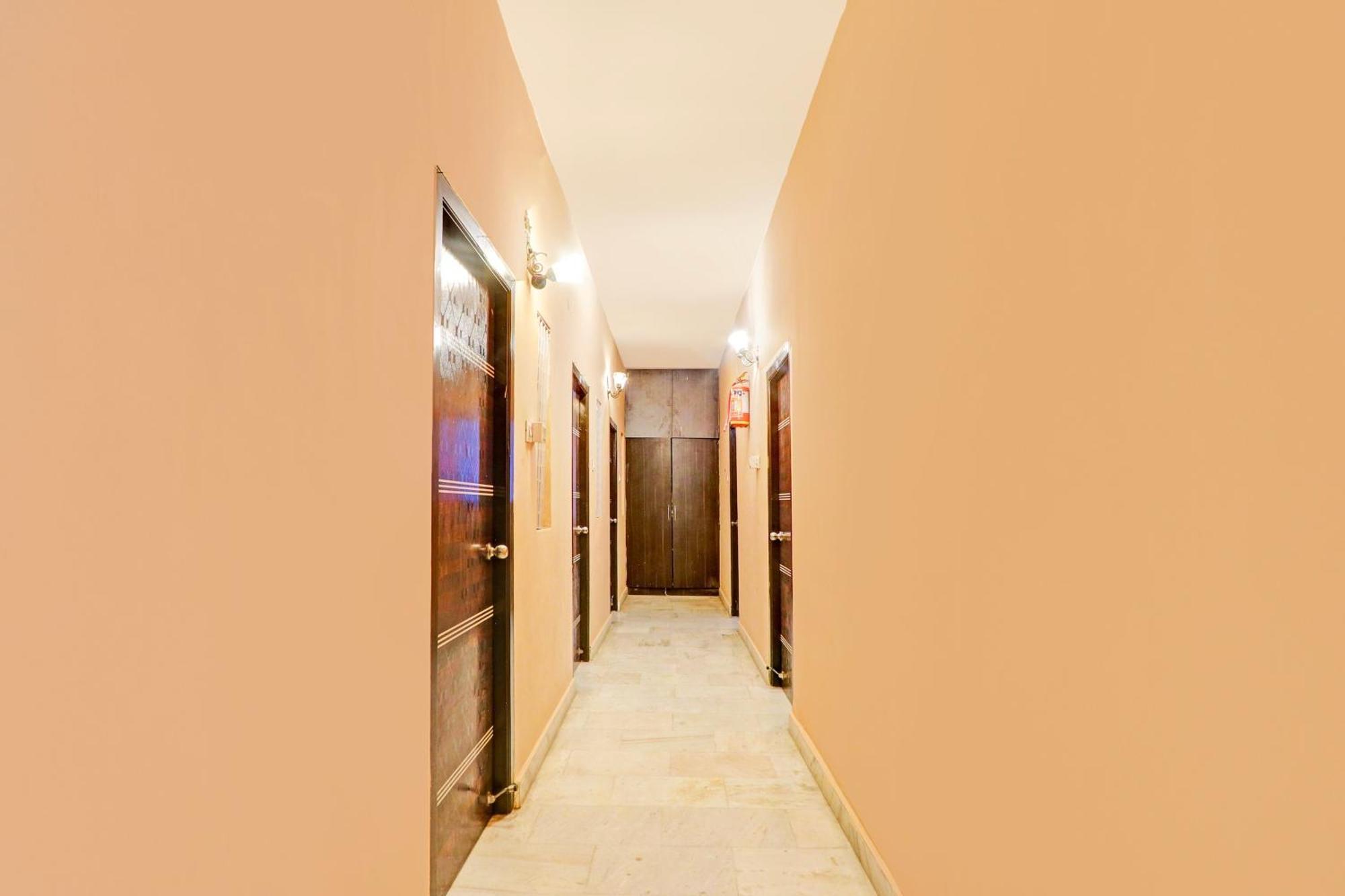 Super Hotel O Karimnagar Buitenkant foto